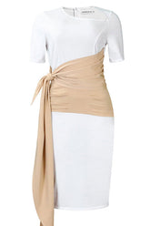 Schickes weißes, figurbetontes Midikleid